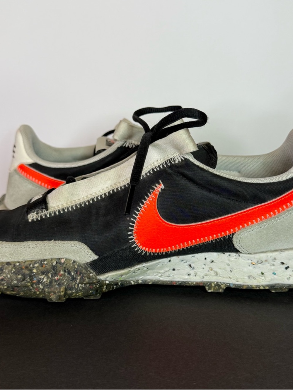 Nike Waffle Racer Crater Summit White Hyper Crimson Sneakers CT1983-101 Size 10 - Picture 4 of 6